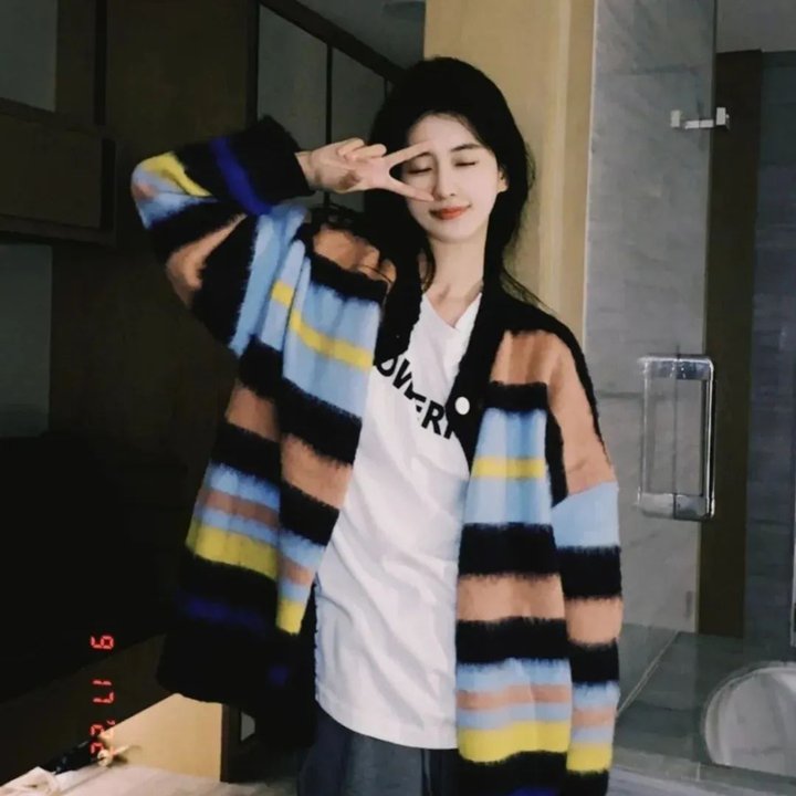 9顶假发的女孩